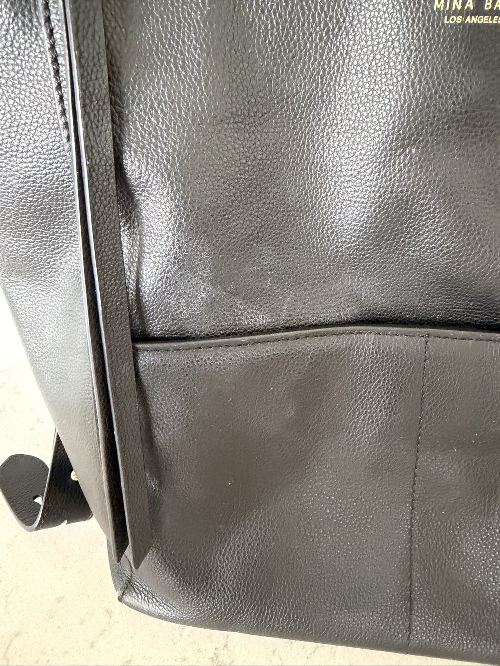 MINA BAIE Harper Backpack Leather Midi Black/Gold - Picture 5 of 11